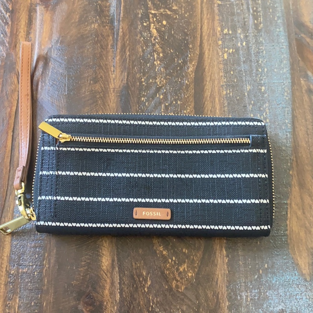 Fossil Wristlet Wallet